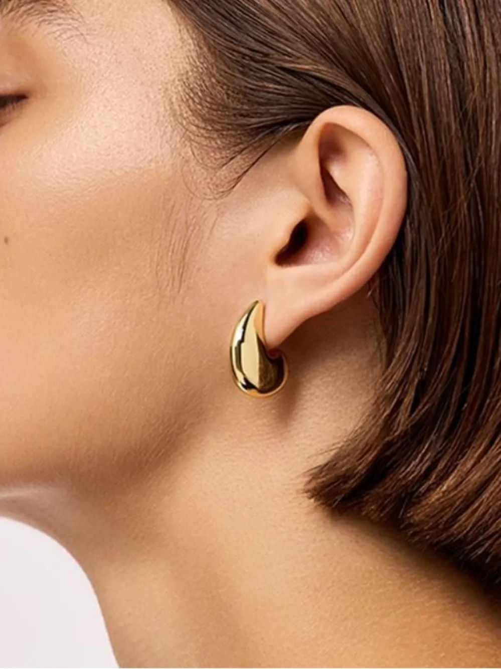 NWT Ana Luisa Palolma Medium Hoop Earrings in Gold